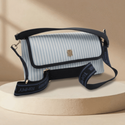 Bolso Flap Crossbody | Tommy Hilfiger | Color Azul Claro - Blanco |10 x 6" | Mediana