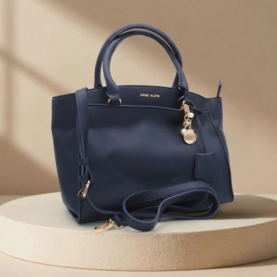 Bolso Curved Satchel | Anne Klein | Color azul | 14” x 9” | Mediana