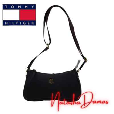 Bolso Thora Crossbody | Tommy Hilfiger | Color azul marino | 10” x 6” | Mediana