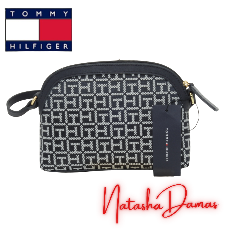 Bolso Jaden Dome Crossbody | Tommy Hilfiger | Color azul marino/blanco | 9” x 6” | Pequeña - Imagen 3