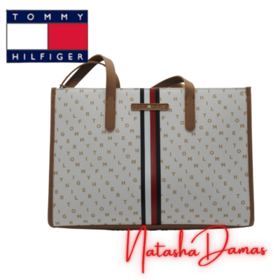 Bolso Jaden Tote | Tommy Hilfiger | Color crema/café con monograma | 10” x 14” | Grande
